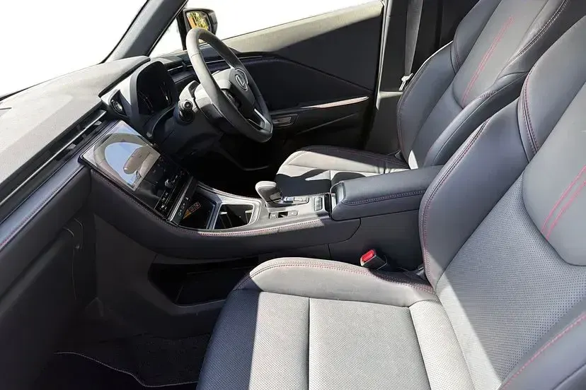 Used Lexus LBX 134 HP (98 kW) 2025 White SUV