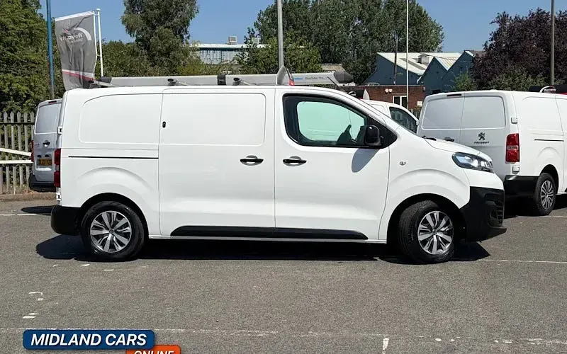 Used Vauxhall Vivaro 101 HP (74 kW) 2022 MPV