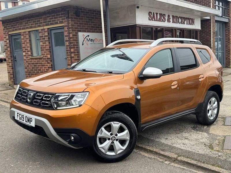 Used Dacia Duster Comfort 115 HP (84 kW) 2019 Orange SUV