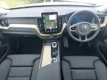 Used Volvo XC60 Plus 250 HP (183 kW) 2025 Grey SUV