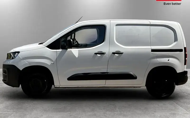 Used Peugeot Partner 102 HP (75 kW) 2021 White MPV