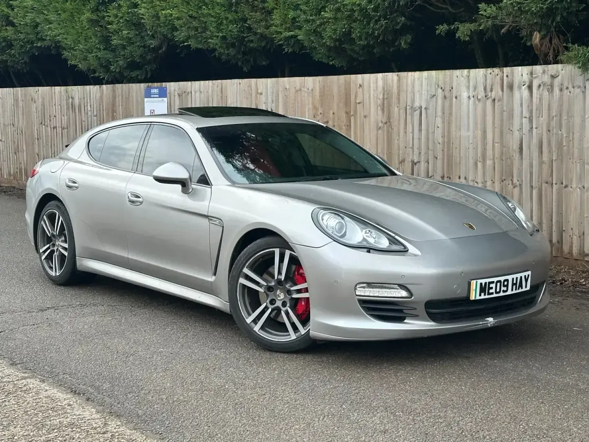 Usado Porsche Panamera 250 HP (183 kW) 2012 Prateado Citadino