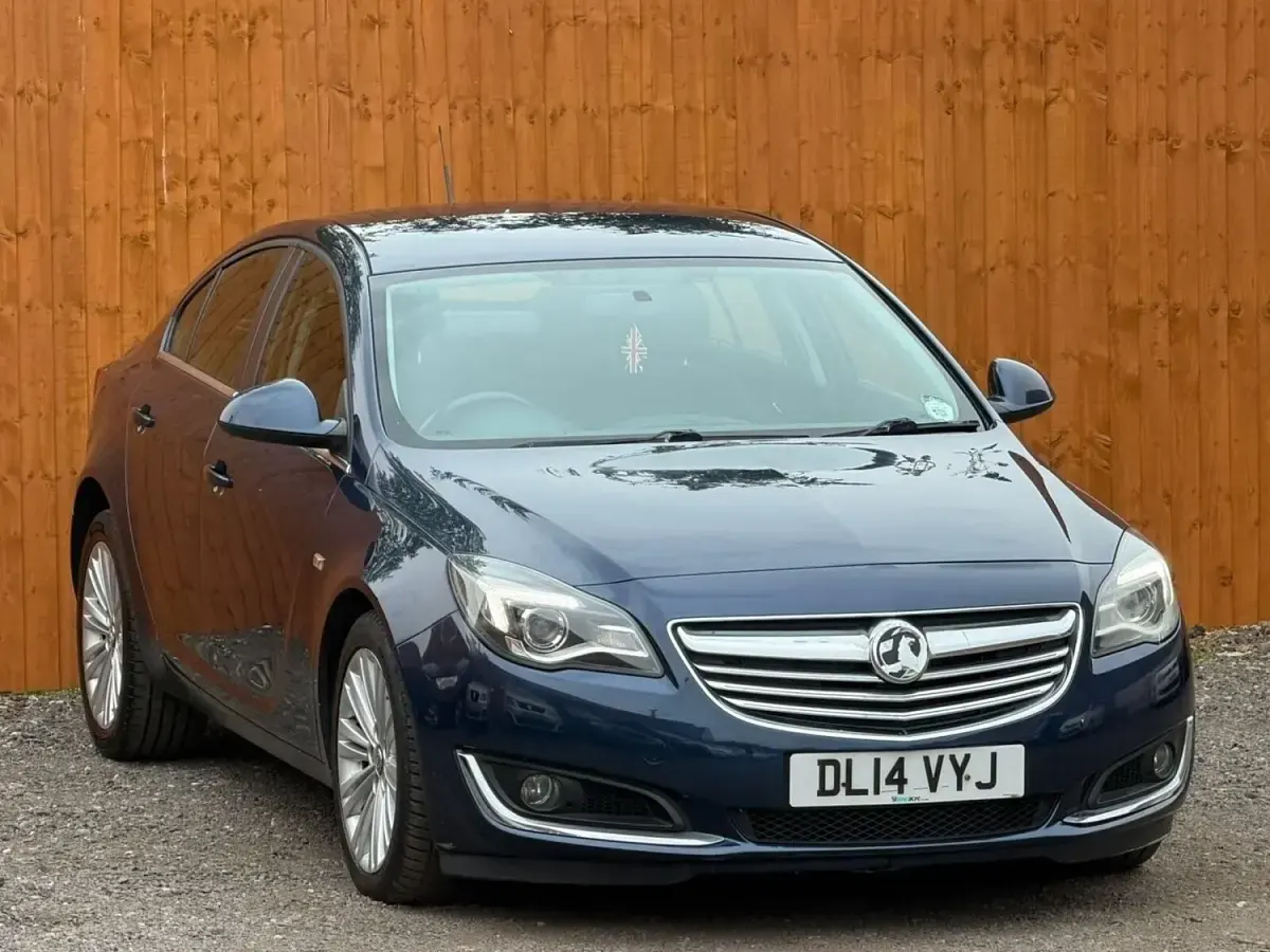 Second-hand Vauxhall Insignia Design Edition 2014 Albastru Hatchback