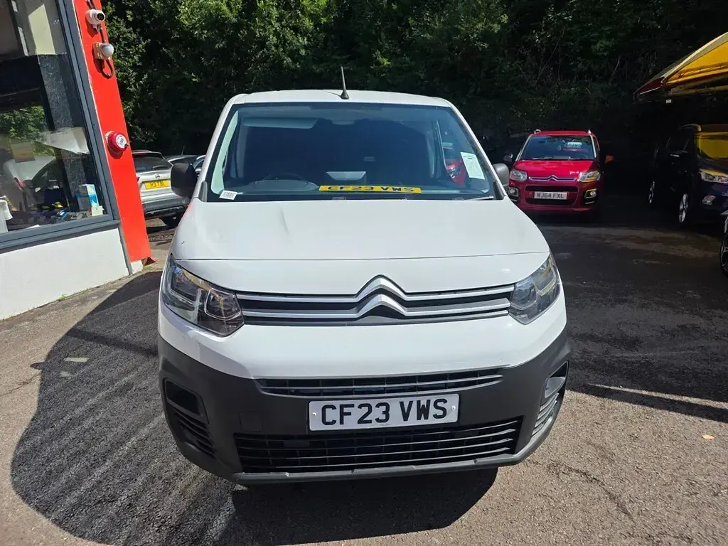 Used Citroën Berlingo 100 HP (73 kW) 2023 White MPV