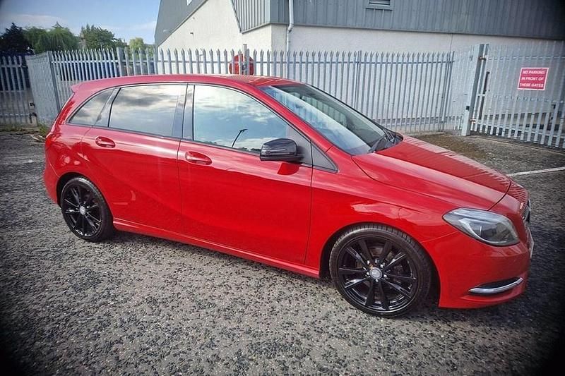 Red Used 2013 Mercedes B180 MPV | £4,995 (Good price) - Image 1/1