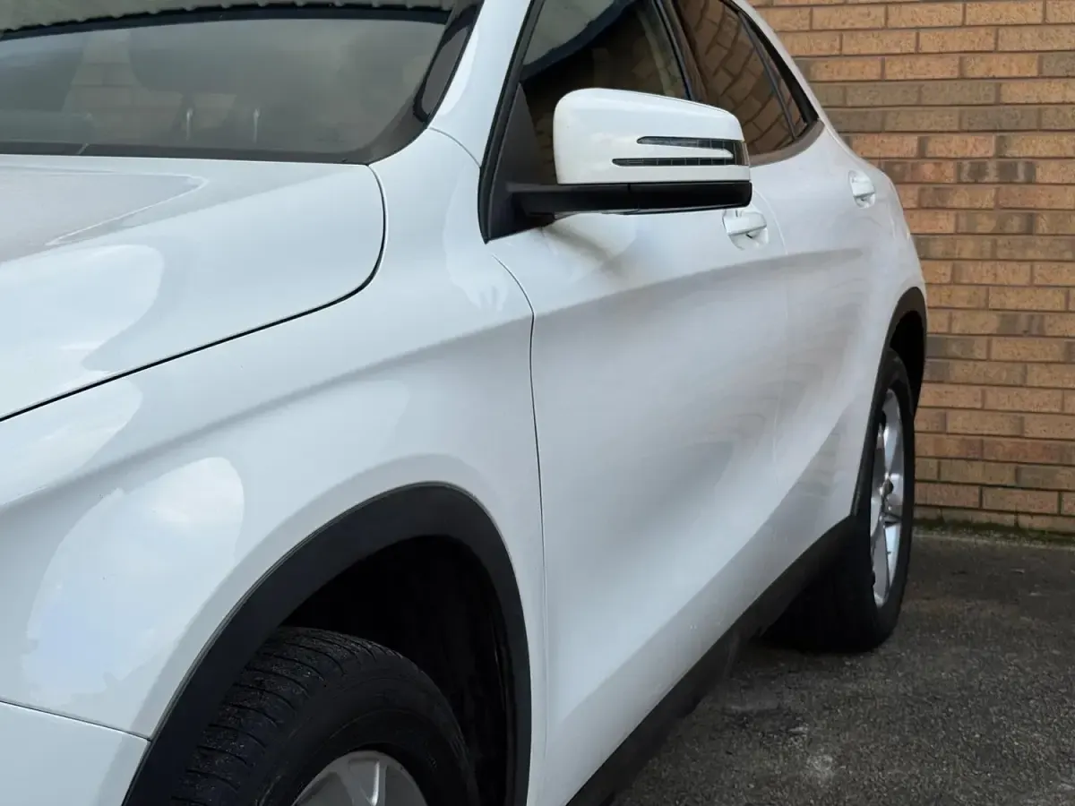 Used Mercedes GLA200 Executive 156 HP (114 kW) 2018 White SUV