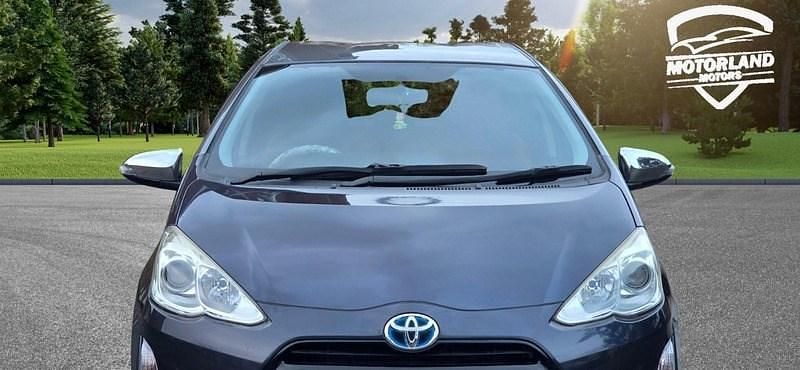Used Toyota Yaris Hybrid 2015 Purple