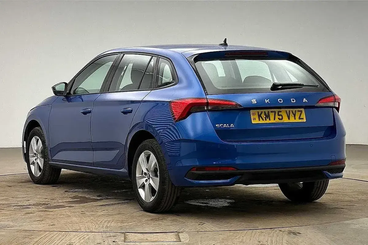 Used Skoda Scala SE 113 HP (83 kW) 2025 Race blue metallic Hatchback