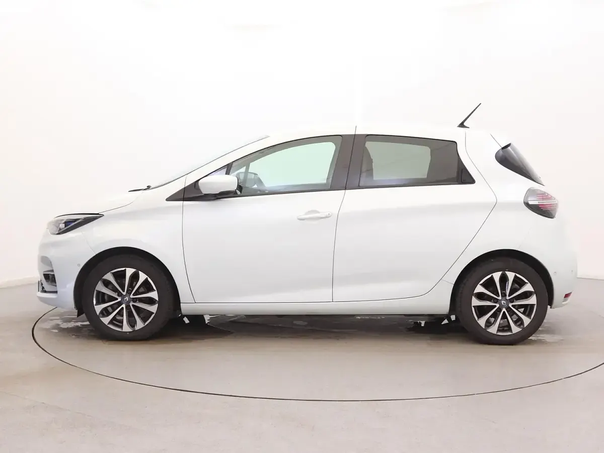 Used Renault Zoe GT-Line 100 kW (136 HP) 2021 White Hatchback