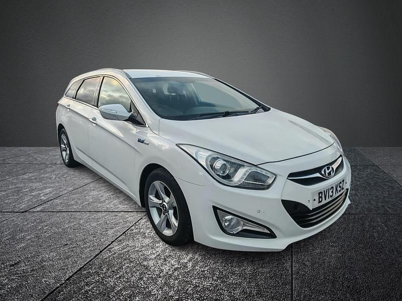 White Used 2013 Hyundai i40 Style Estate | £2,490 (A bit pricey) - Image 1/4
