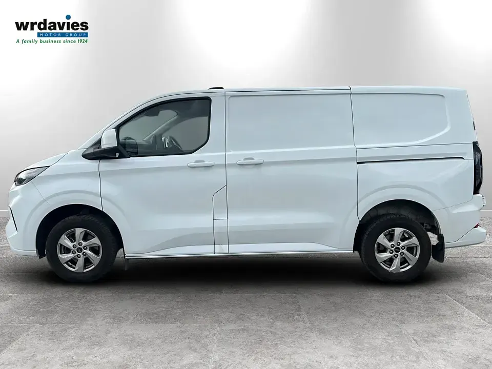 Used Ford Transit Custom Limited 150 HP (110 kW) 2024 White Van