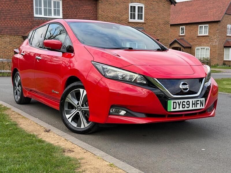 Usado Nissan Leaf N-Connecta 110 kW (150 HP) 2019 Vermelho Citadino