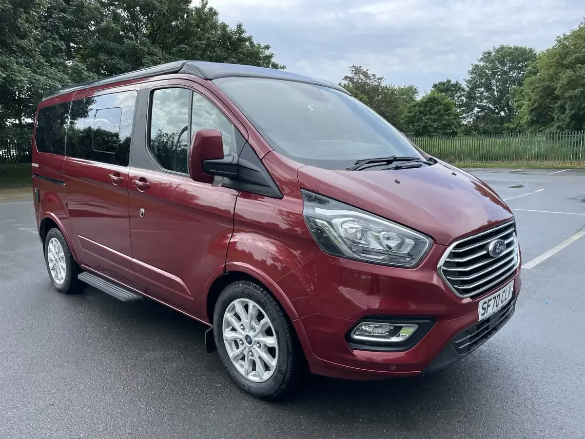 Used Ford Transit Custom Limited 130 HP (95 kW) 2021 Red