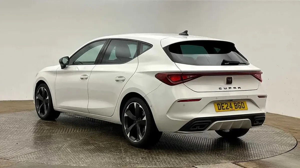 Used Cupra Leon 150 HP (110 kW) 2024 White Hatchback