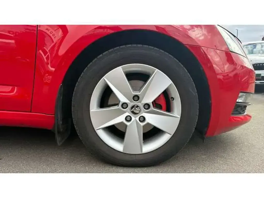 Used Skoda Octavia SE 150 HP (110 kW) 2018 Red Estate
