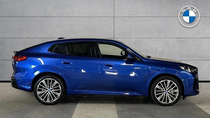 New BMW iX2 M Sport 147 kW (201 HP) 2025 Blue SUV