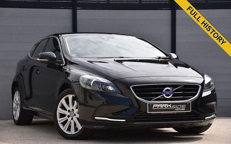 Black Used 2016 Volvo V40 SE Lux Estate | £10,395 (Fair price) - Image 1/4