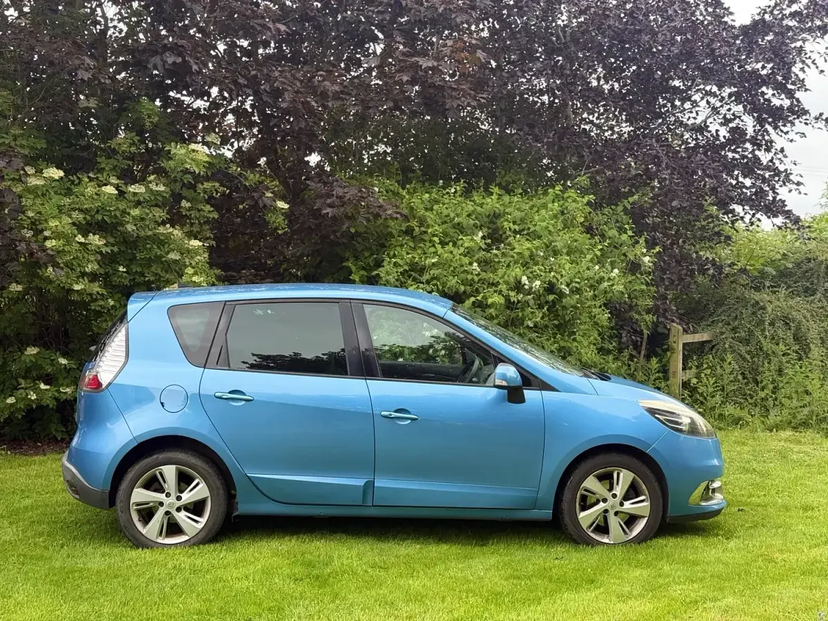 Used Renault Scénic III Dynamique 2012 Blue MPV