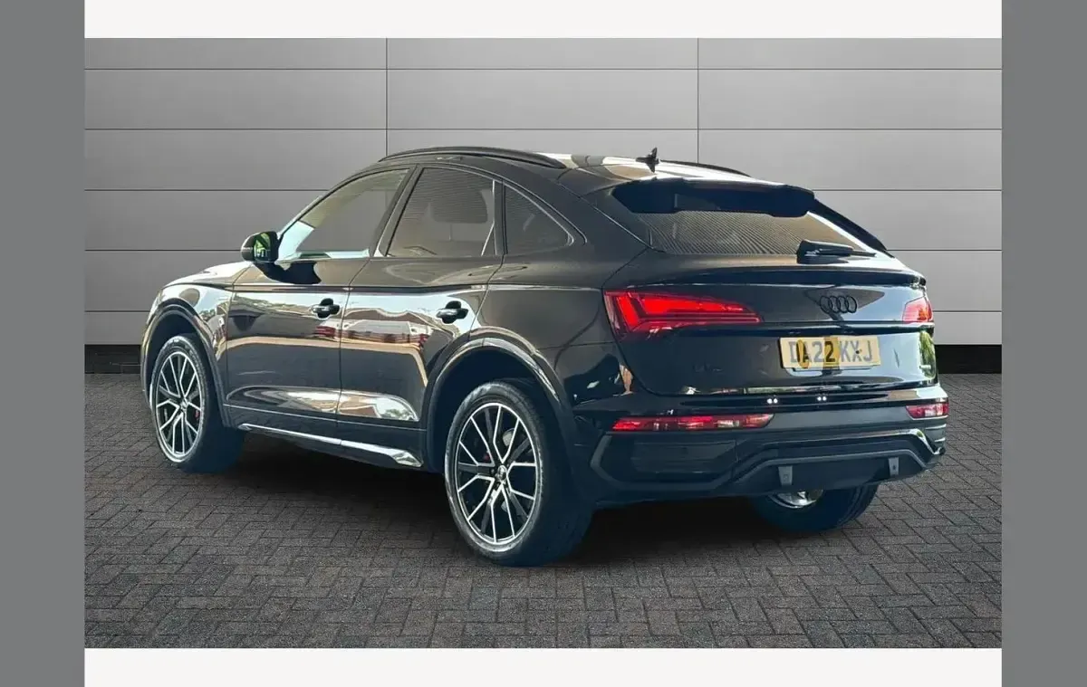 Used Audi Q5 Comfort 204 HP (150 kW) 2022 Black SUV