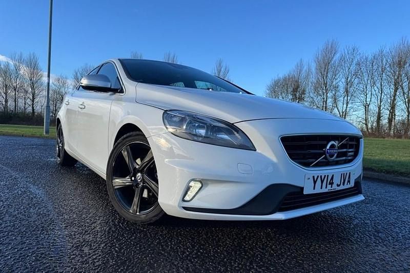 Used Volvo V40 R-Design 2014 White Hatchback