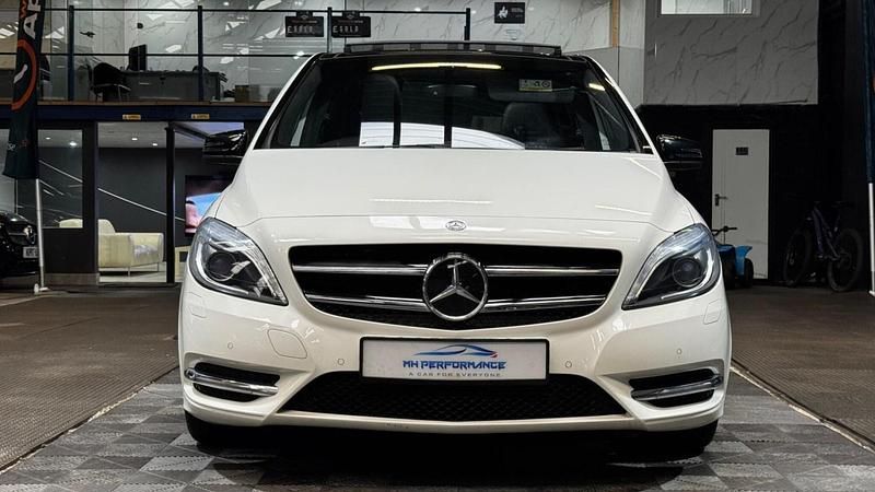 Used Mercedes B200 2014 White MPV