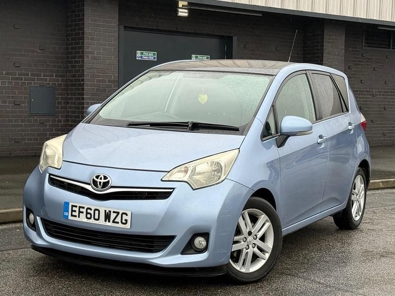 Used Toyota Verso Multidrive S 2011 Blue MPV