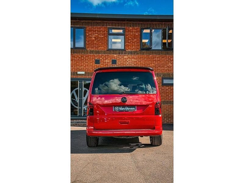 Used VW Transporter Highline 150 HP (110 kW) 2020 Red Van