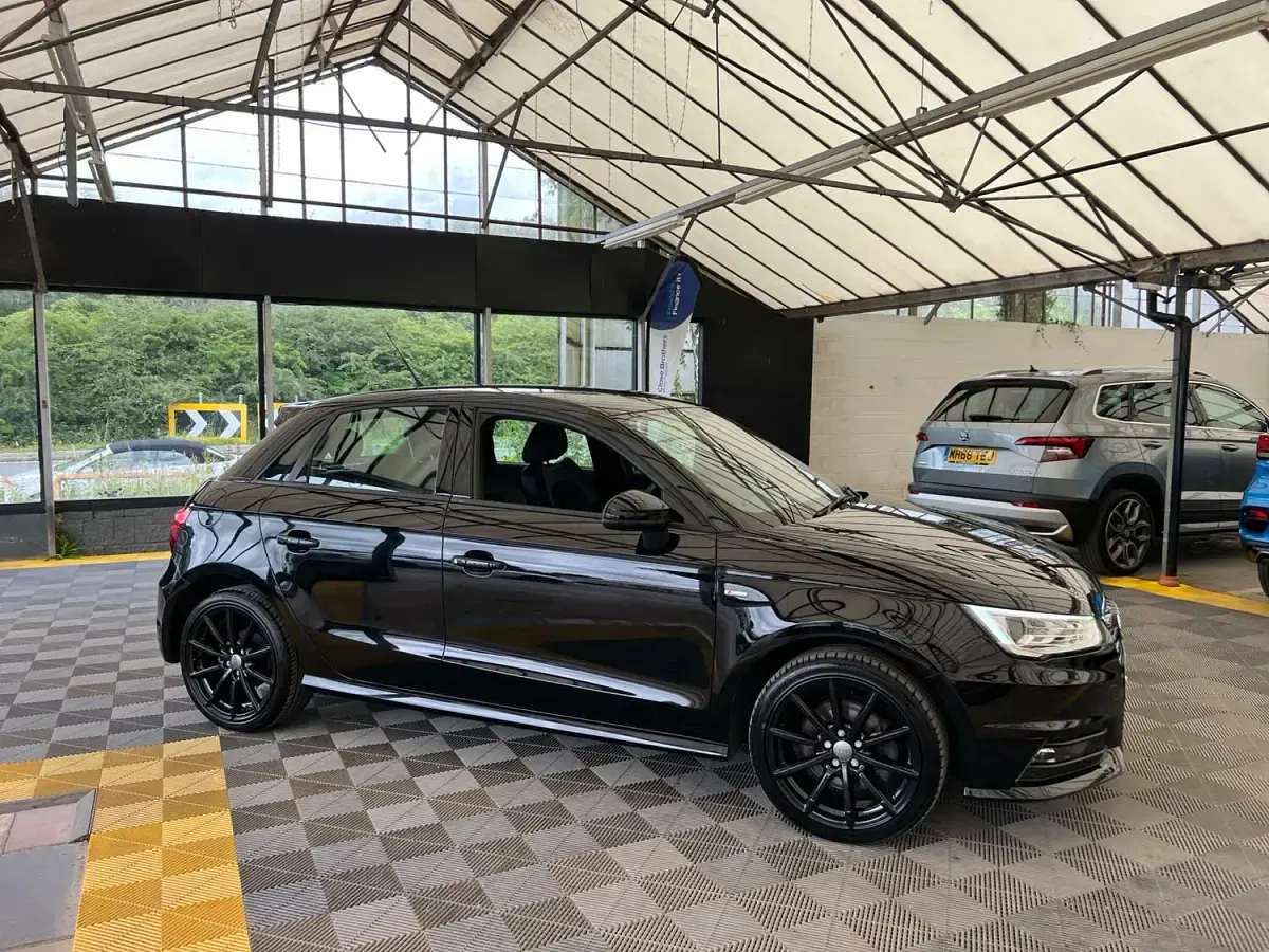 Used Audi A1 Sportback S-Line 125 HP (91 kW) 2018 Black Hatchback