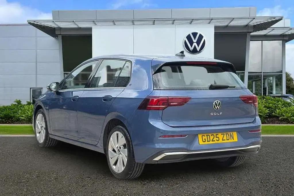 Used VW Golf VIII Style 150 HP (110 kW) 2025 Blue Hatchback