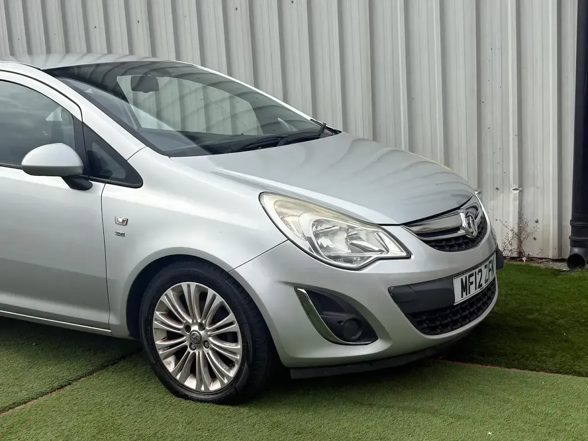 Used Vauxhall Corsa 100 HP (73 kW) 2012 Silver Hatchback