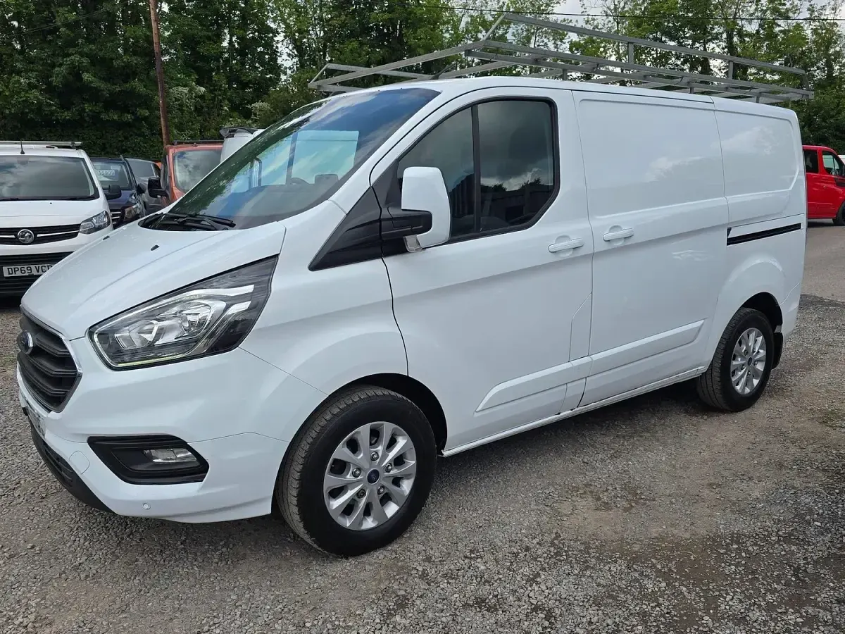 Used Ford Transit Custom Limited 130 HP (95 kW) 2021 White Van