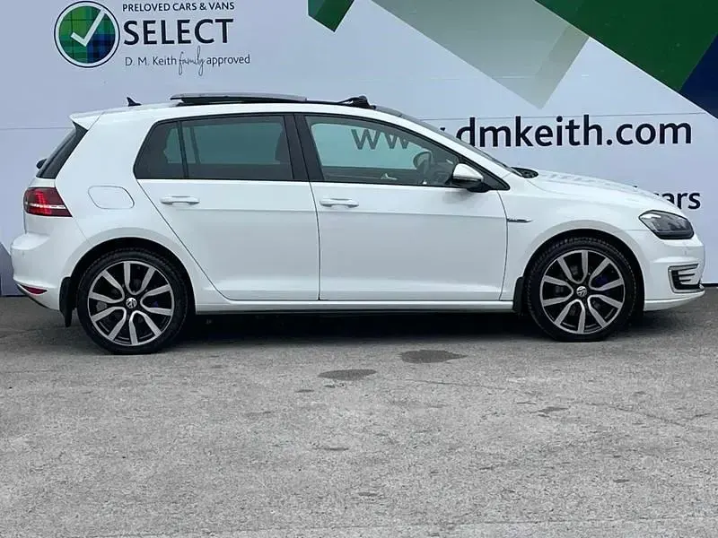 Used VW Golf VII GTE 204 HP (150 kW) 2016 White Hatchback