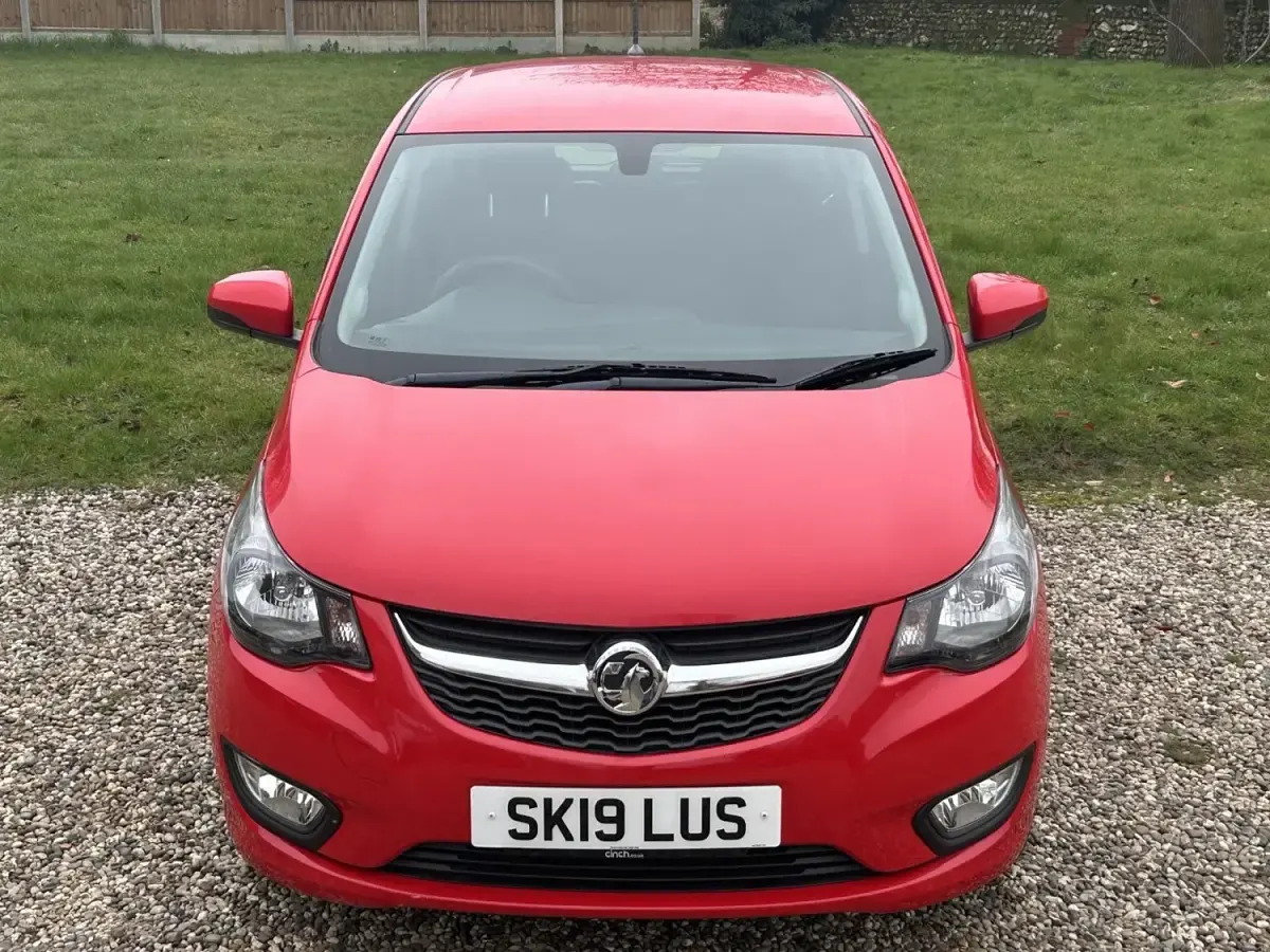 Używany Vauxhall Viva 2019 Czerwony Hatchback