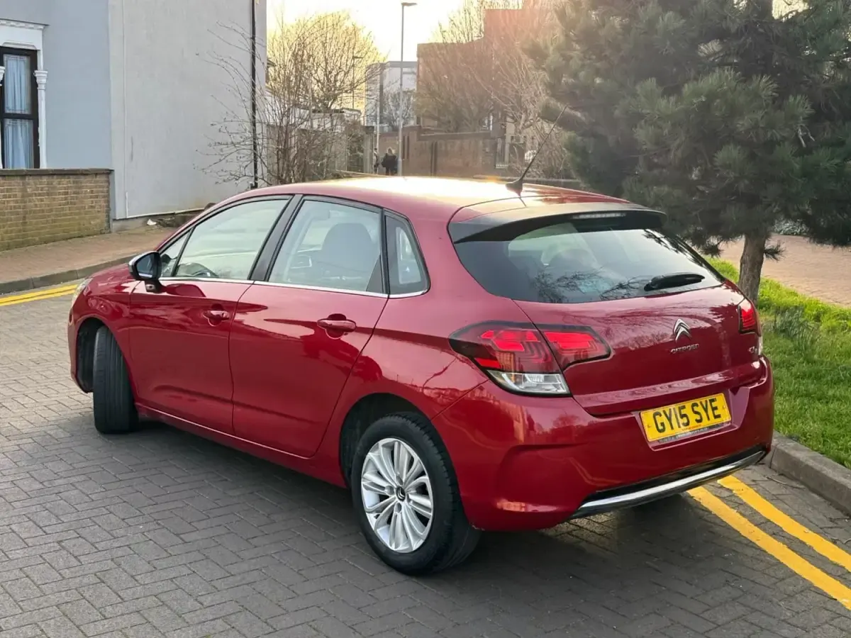 Usado Citroën C4 Flair 114 HP (83 kW) 2015 Vermelho Citadino