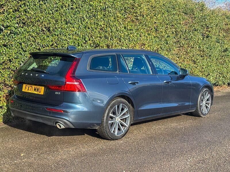 Used Volvo V60 Momentum 163 HP (119 kW) 2021 Blue Estate