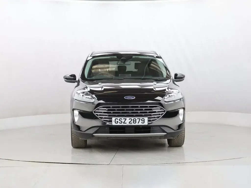 Usado Ford Kuga Titanium 190 CV (139 kW) 2022 Negro SUV