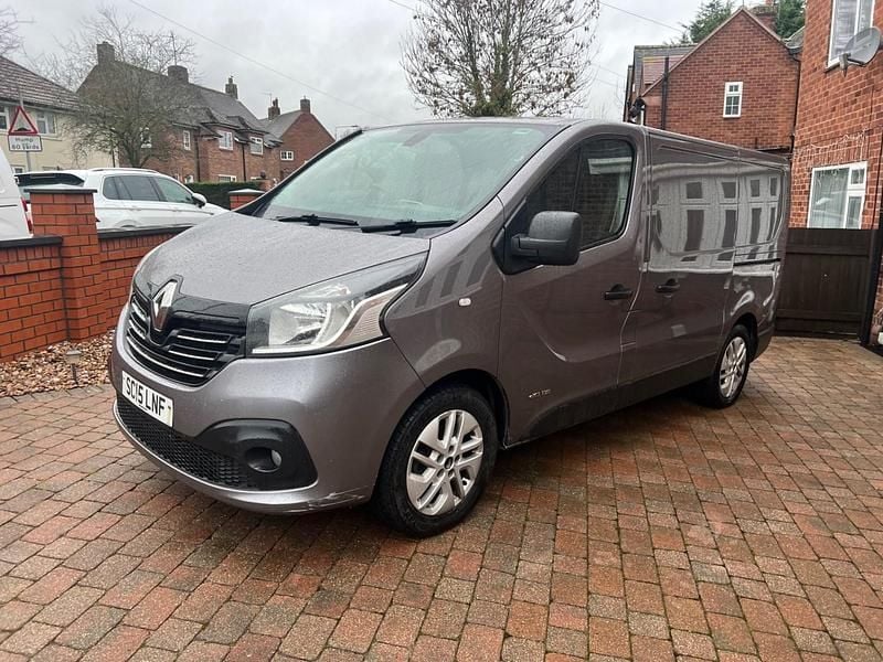 Grey Used 2015 Renault Trafic MPV | £4,250 (Super price) - Image 1/4