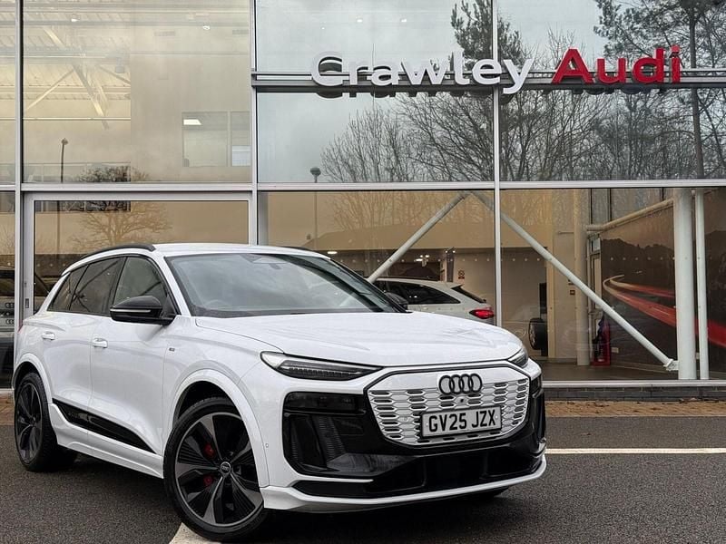 White Used 2025 Audi e-tron Performance SUV | £54,990 - Image 1/4