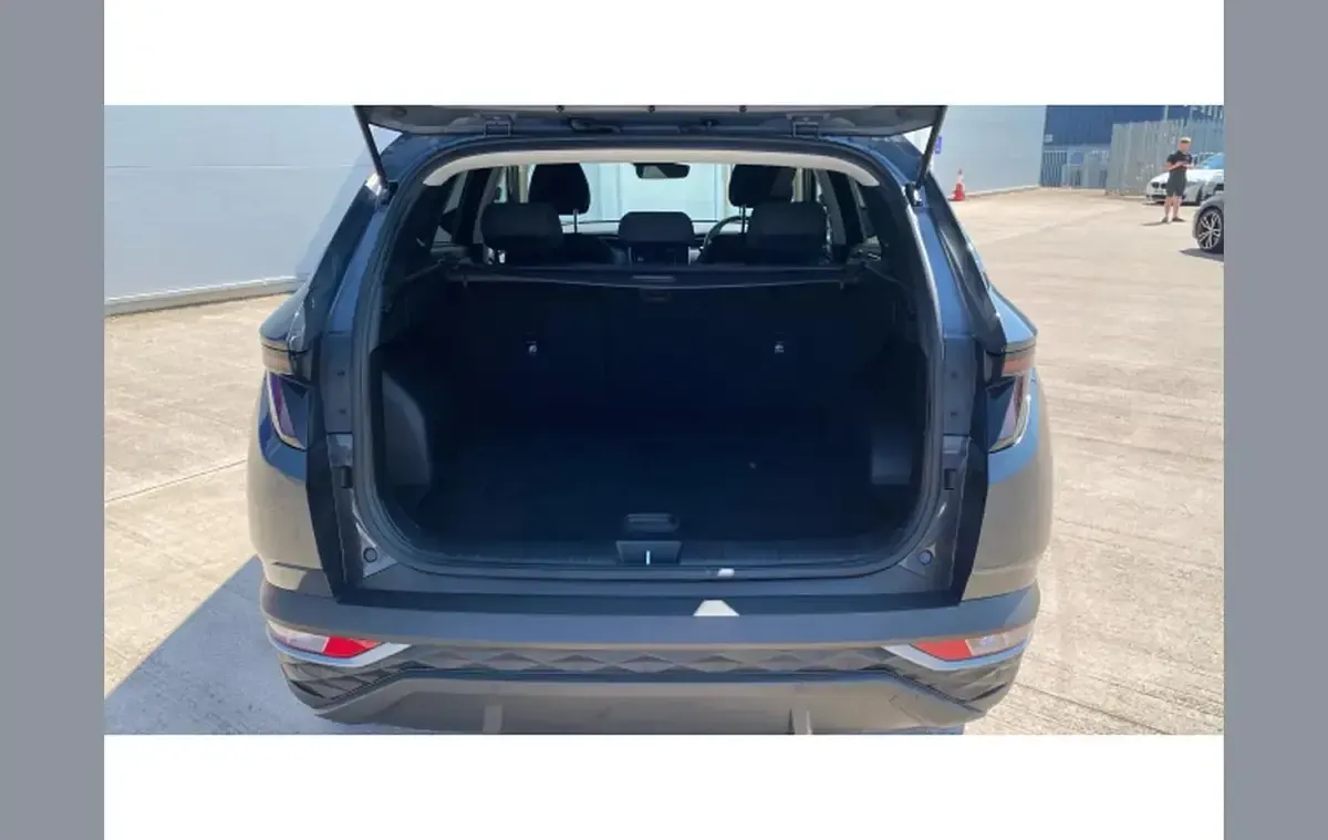 Used Hyundai Tucson SE 230 HP (169 kW) 2022 Grey SUV