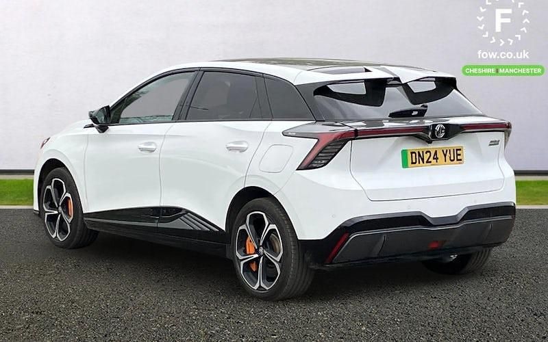 Używany MG MG4 EV 319 kW (435 KM) 2024 Biały Hatchback