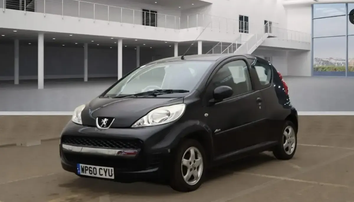 Used Peugeot 107 Allure 68 HP (50 kW) 2011 Black Hatchback