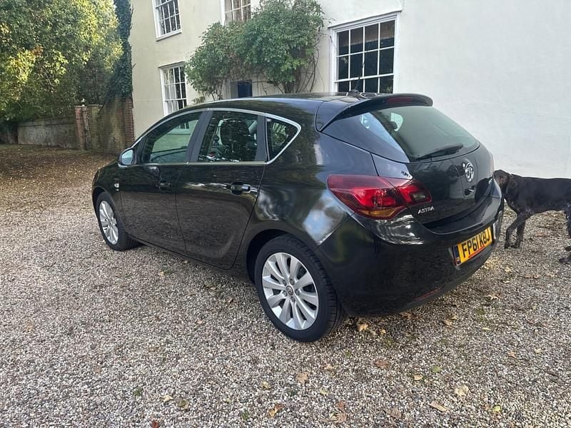 Used Vauxhall Astra Elite 125 HP (91 kW) 2011 Black Hatchback