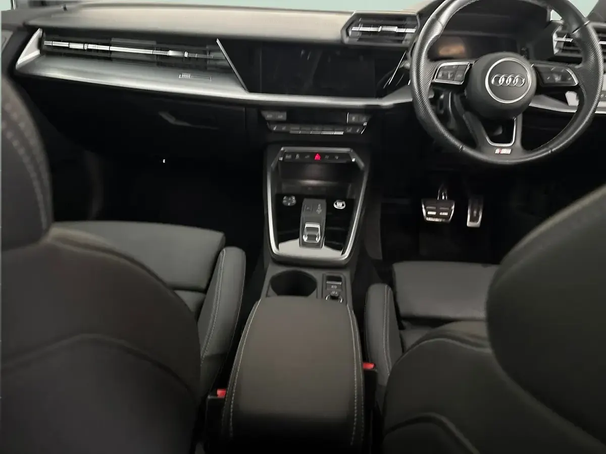 Used Audi A3 Sportback Competition 204 HP (150 kW) 2023 Red Hatchback