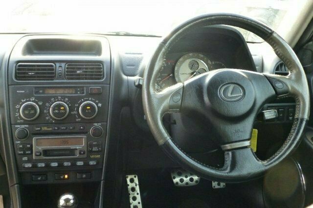 Used Lexus IS300 211 HP (155 kW) 2002 Sedan