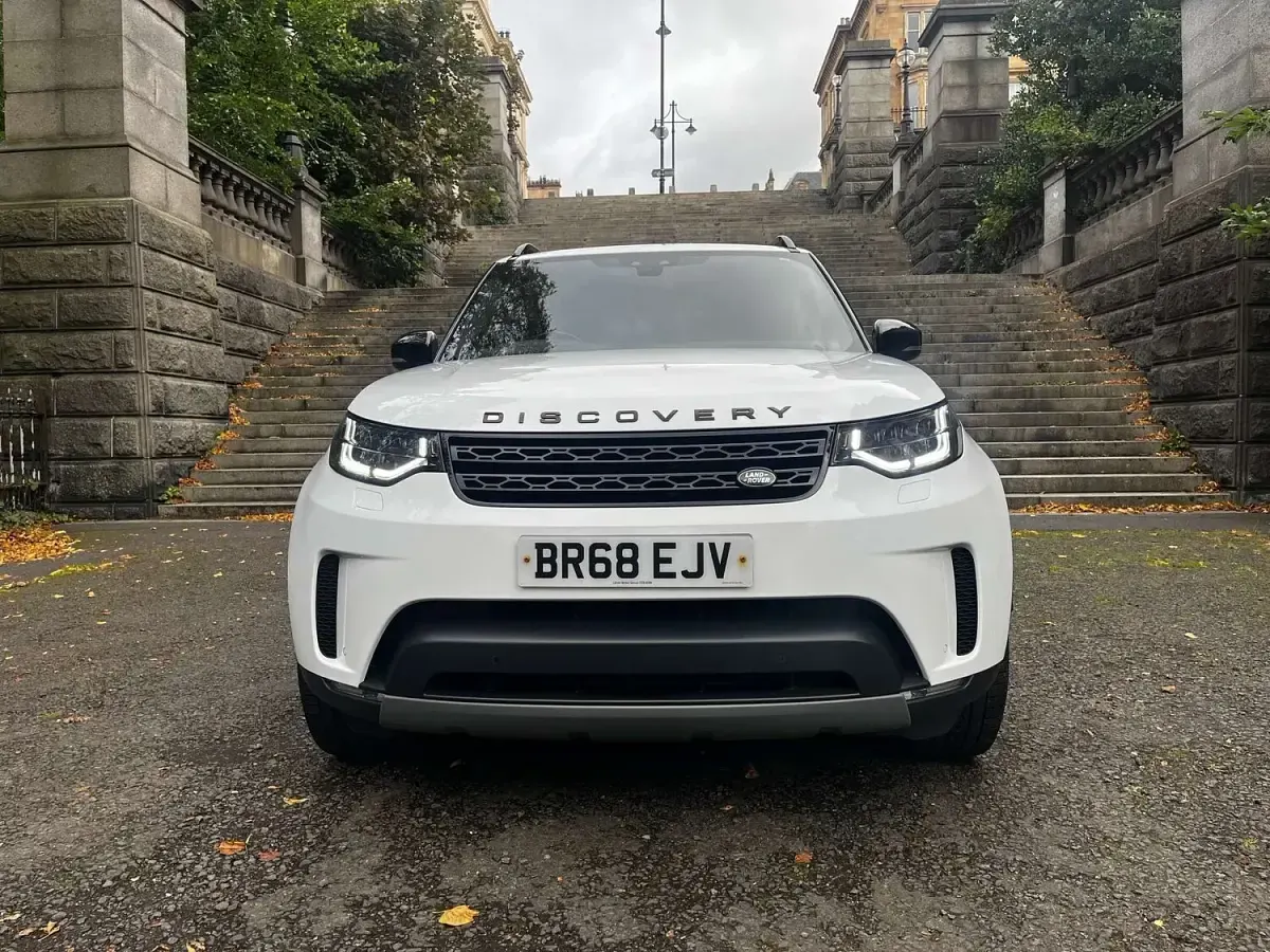 Used Land Rover Discovery 5 HSE 2019 White SUV