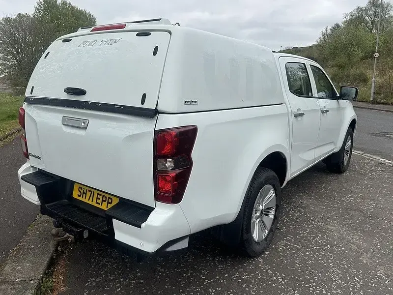 Used Isuzu D-Max 163 HP (119 kW) 2022 White Pickup