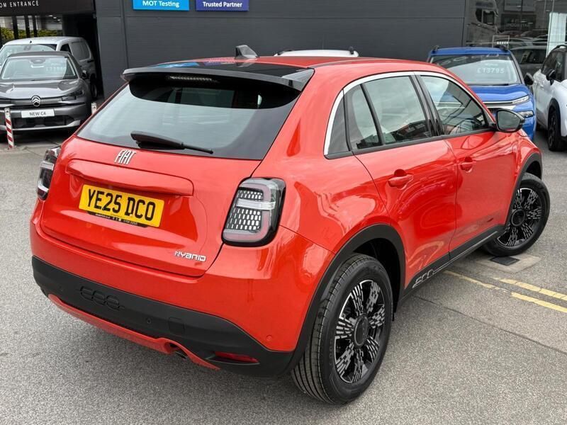 Orange New 2025 Fiat 600 La Prima SUV | £23,995 (Fair price) - Image 1/4