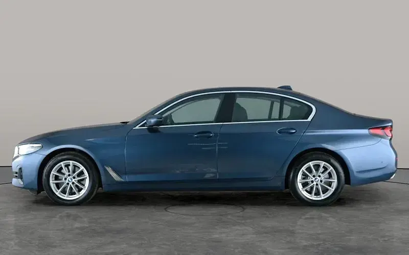 Used BMW 520 190 HP (139 kW) 2023 Blue Sedan