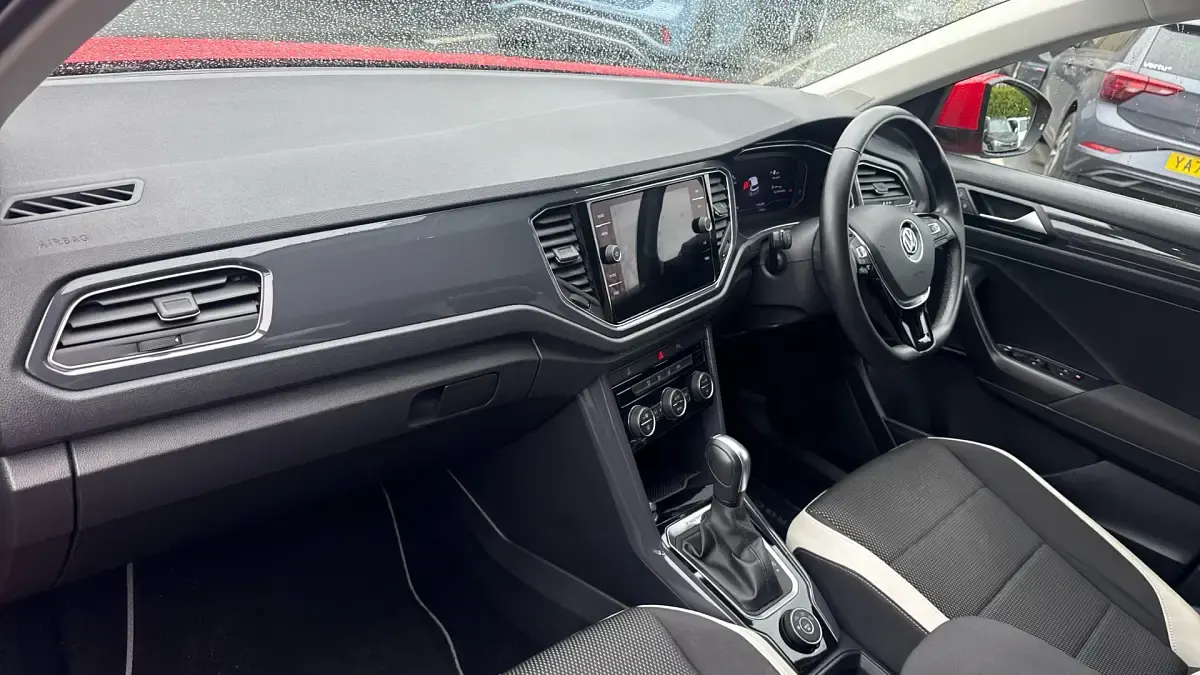 Used VW T-Roc SEL 190 HP (139 kW) 2019 Red SUV