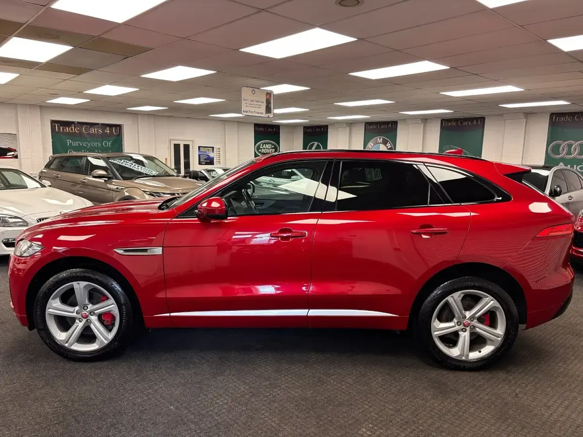 Used Jaguar F-Pace S 300 HP (220 kW) 2018 Red SUV